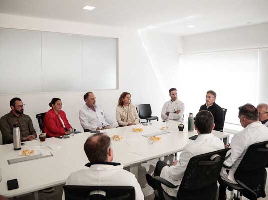 Encuentro con los neurocirujanos del Hospital Central de Pilar